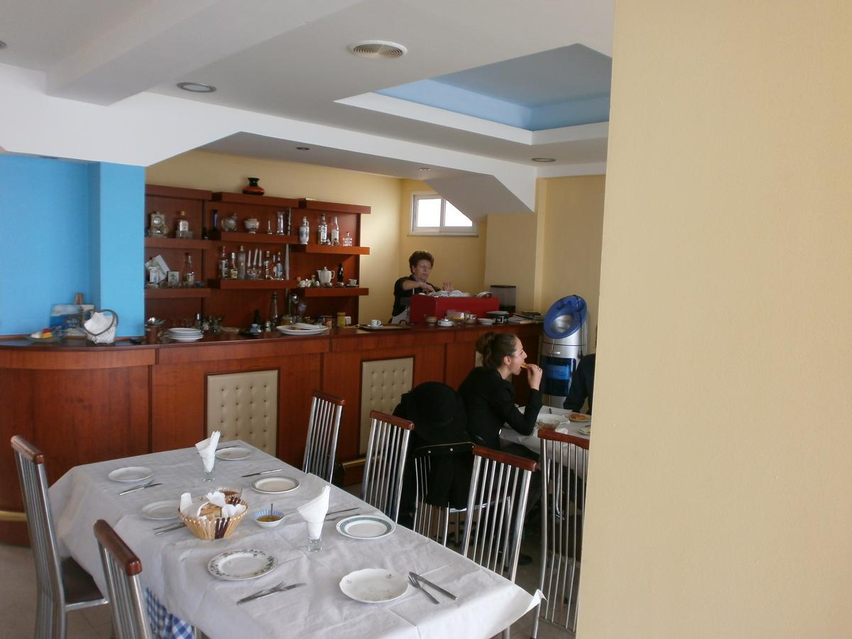 Odhisea Hotel Restaurant Qeparo Extérieur photo