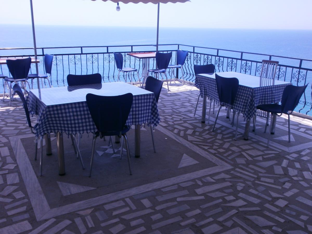 Odhisea Hotel Restaurant Qeparo Extérieur photo