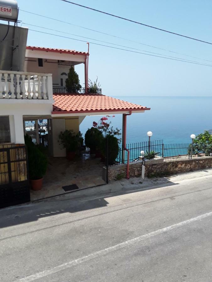 Odhisea Hotel Restaurant Qeparo Extérieur photo