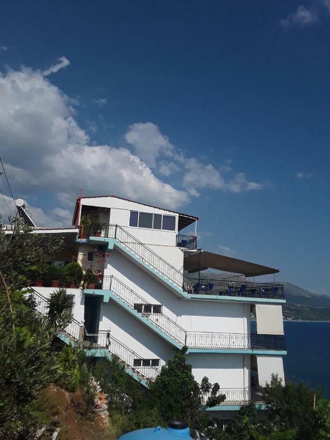 Odhisea Hotel Restaurant Qeparo Extérieur photo